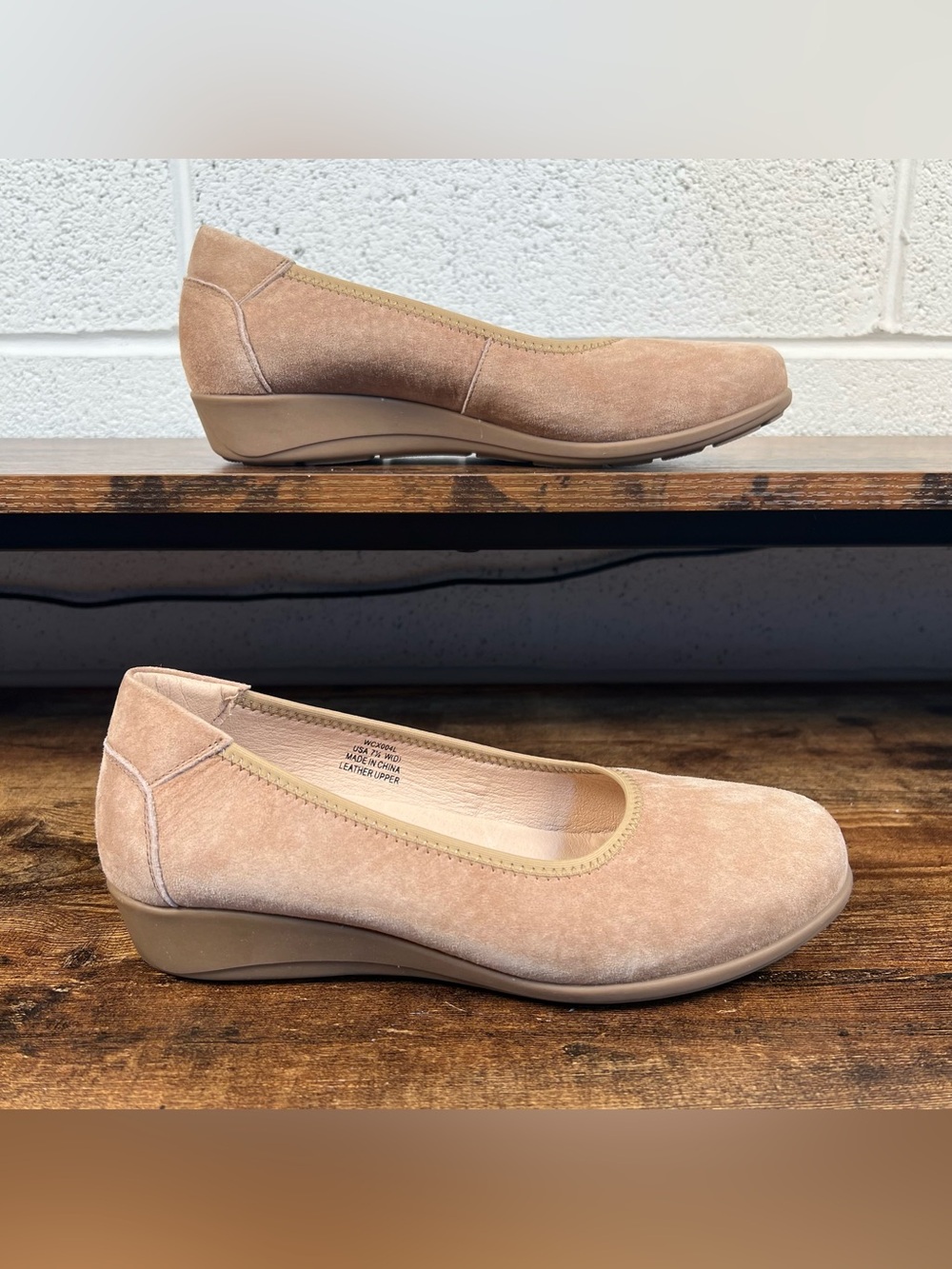 Propet Shoes Slip On Beige Suede Yara Wedge Heel Loafer Casual womens 7.5 Wide